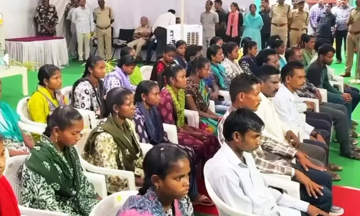 तेलंगाना में नक्सलियों का सबसे बड़ा आत्मसमर्पण