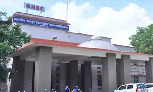 हिंदी के 300 छात्रों की उपस्थिति जीरो : फिर भी मिल गई परीक्षा में बैठने की अनुमति हिंदी के 300 छात्रों की उपस्थिति जीरो : फिर भी मिल गई परीक्षा में बैठने की अनुमति