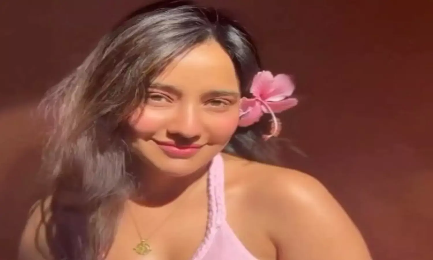 एक्ट्रेस नेहा शर्मा