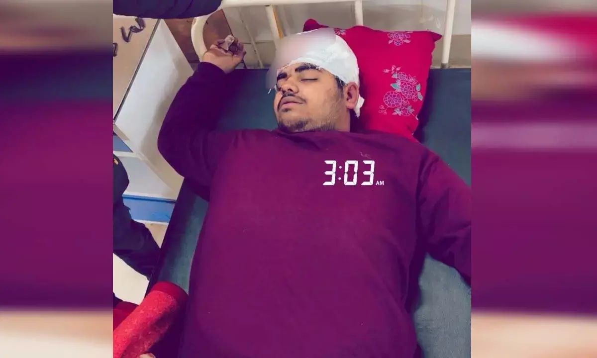 दर्जनभर बदमाशों ने युवक पर किया हमला