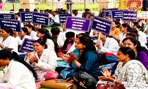 NHM कर्मी  परेशान : दो महीने बाद भी रद्द नहीं हुई बर्खास्तगी