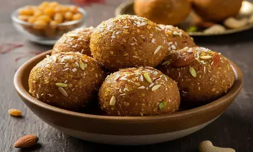 how to make gond laddu at home
