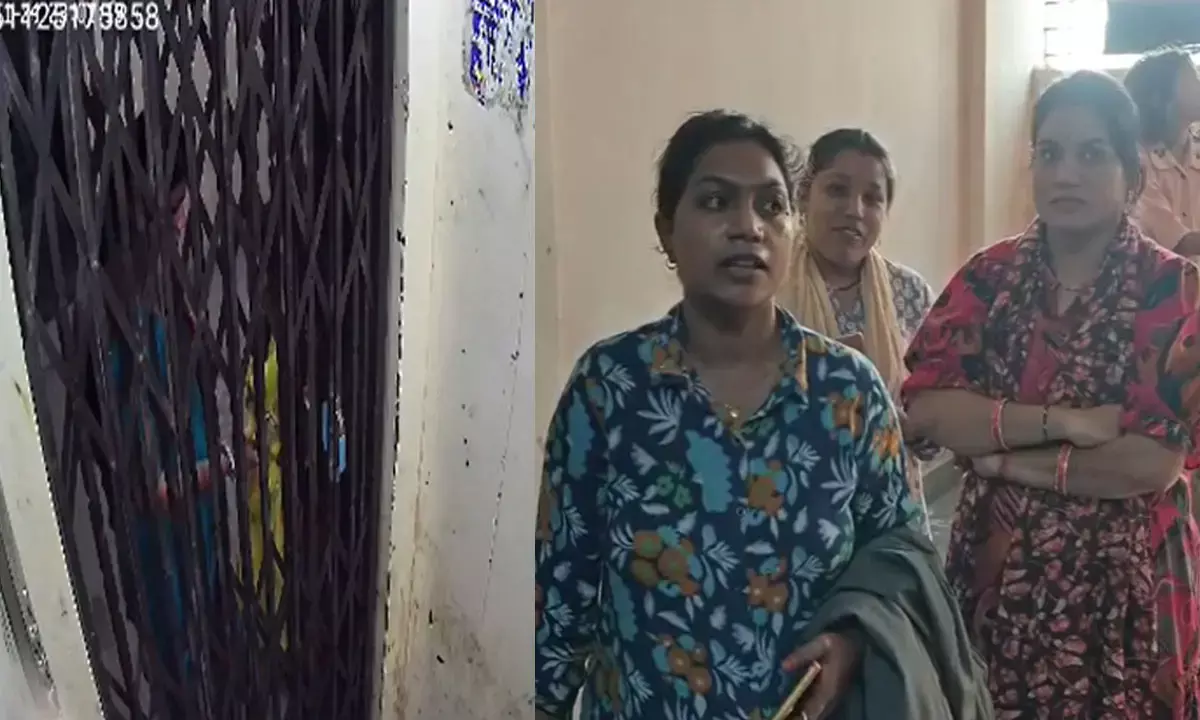 हादसे के बाद बाहर निकले इंद्रप्रस्थ सोसाइटी के लोग