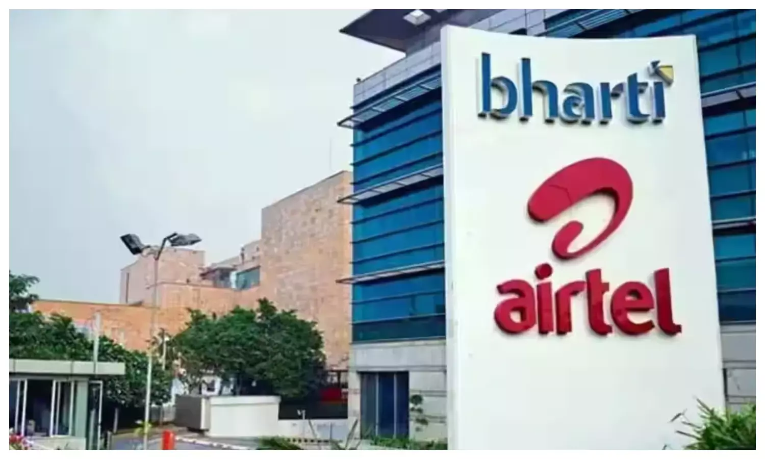 Bharti Airtel में 7,400 करोड़ की बड़ी ब्लॉक डील के बाद शेयर 2% से ज्यादा टूटे, क्या है पीछे की कहानी?
