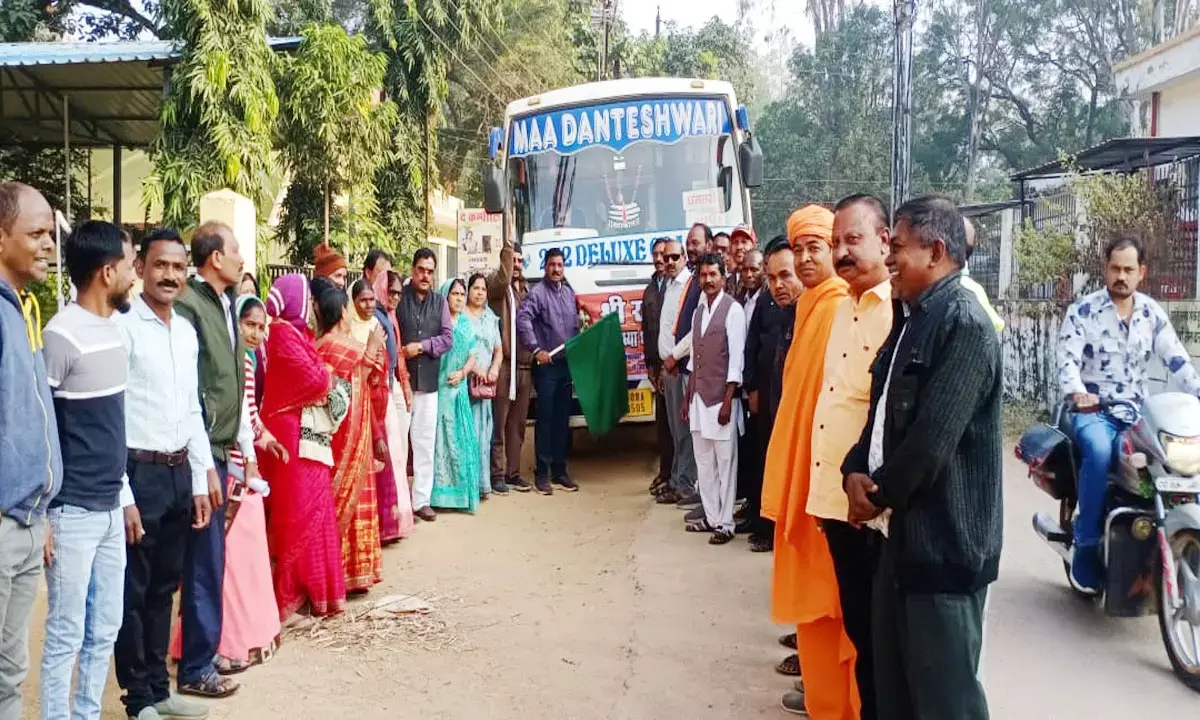 नगरी के 31 भक्त  रामलला दर्शन के लिए रवाना