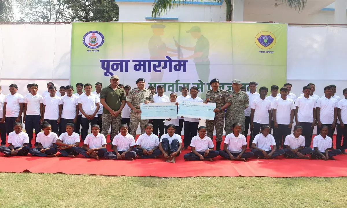 बीजापुर में 41 माओवादी कैडर मुख्यधारा में लौटे