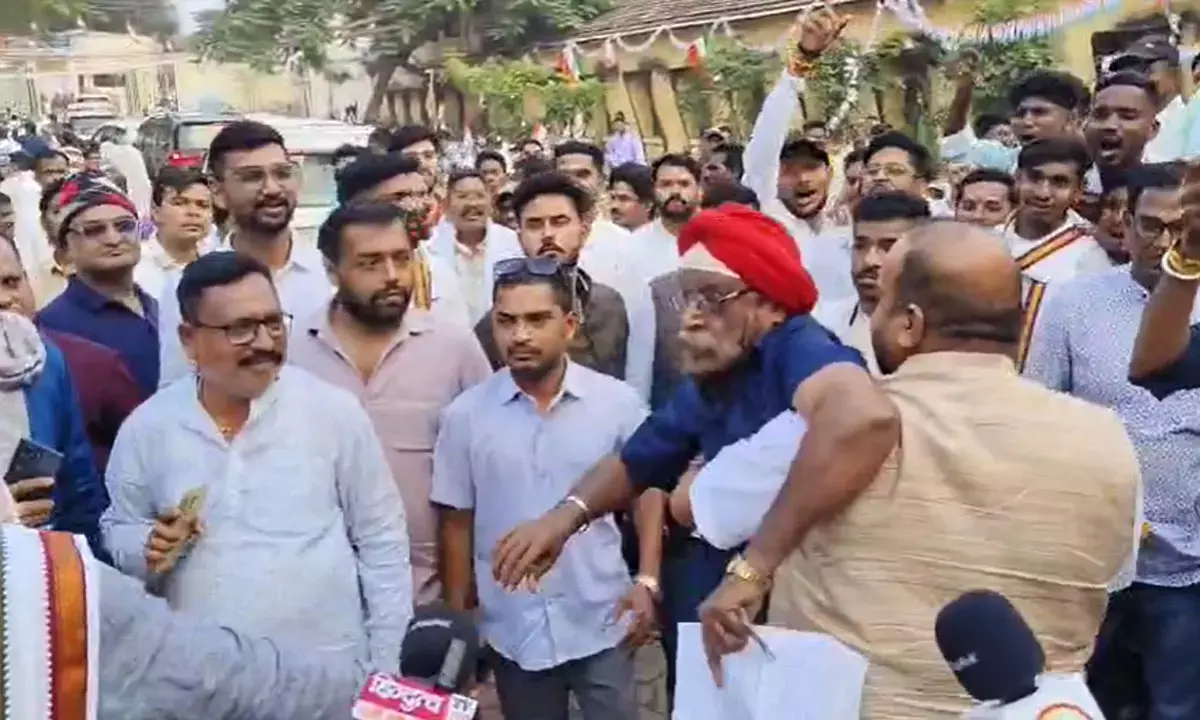 आपस में भिड़े कांग्रेस नेता