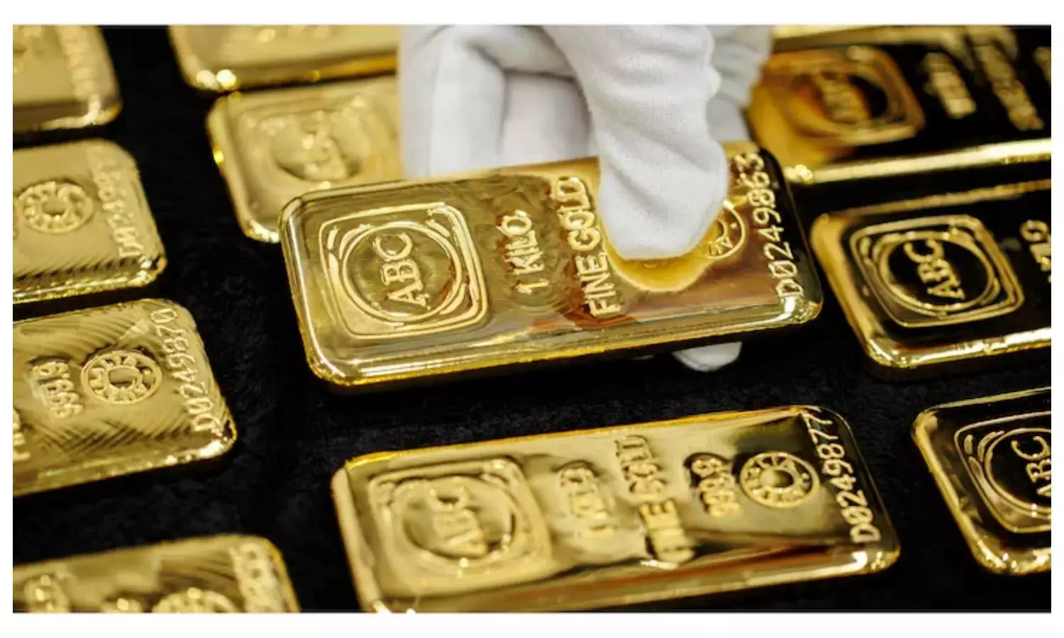 Gold shines rate today