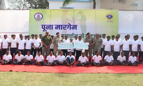 बीजापुर में 41 माओवादी कैडर मुख्यधारा में लौटे