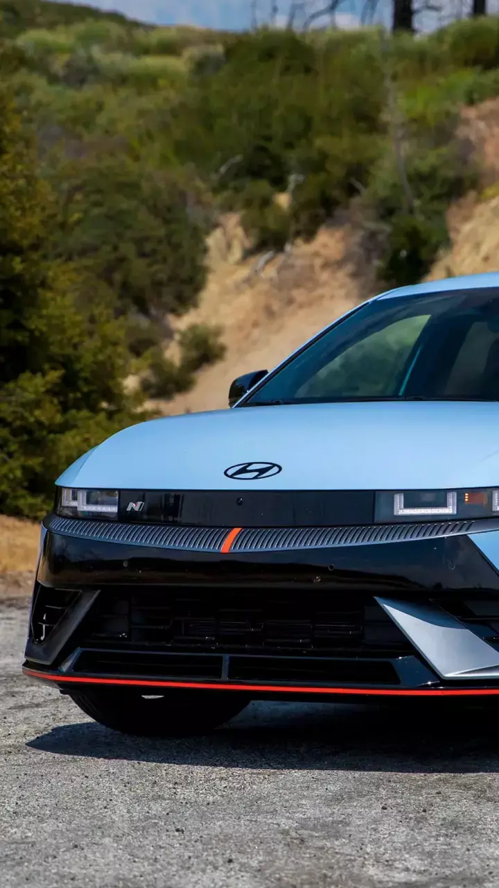 सीधे 10 लाख रूपये का डिस्काउंट, फिर नहीं मिलेगी ऐसी डील: बजट हो तो जल्दी से बुक करे ये कार