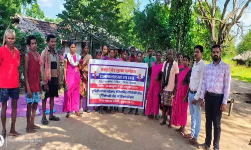 ग्रामीणों के बीच पहुंची जिला स्वास्थ्य विभाग की टीम