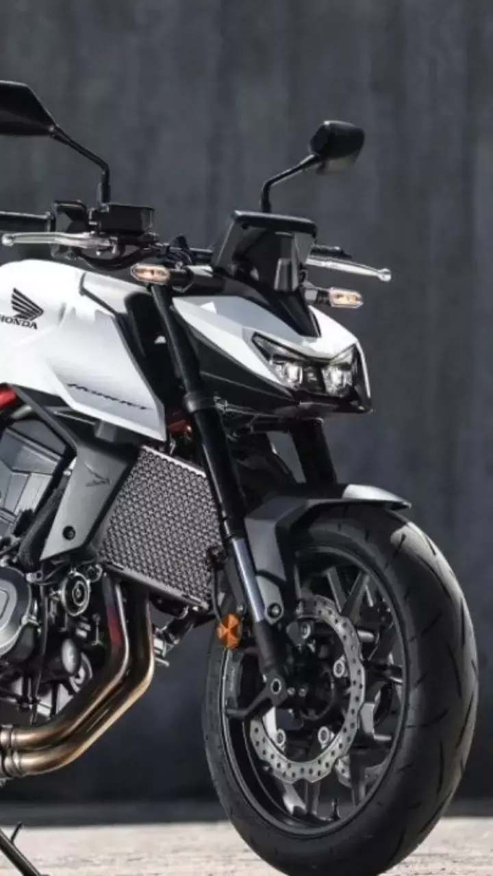 नए e-Clutch सिस्टम के साथ पेश हुई नई होंडा CB750 हॉर्नेट- देखे पूरी डिटेल्स