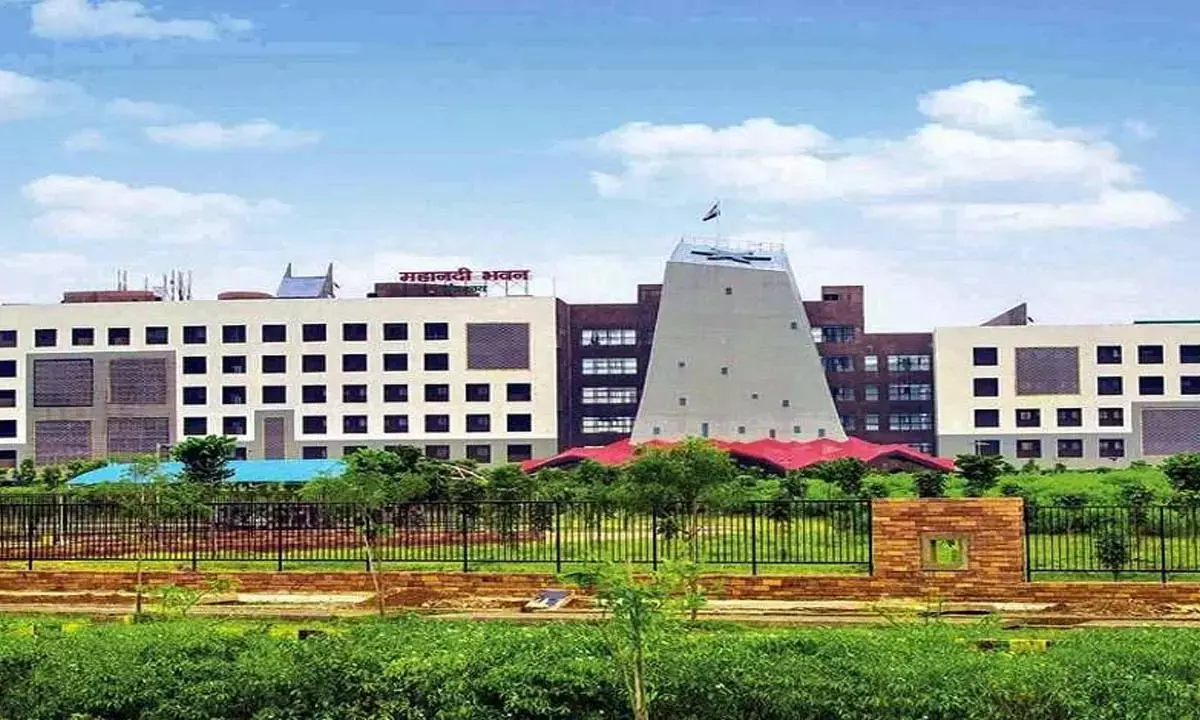 छत्तीसगढ़ में 13 आईएएस के तबादले : मार्कफेड से हटीं किरण, जितेंद्र को मिला जिम्मा