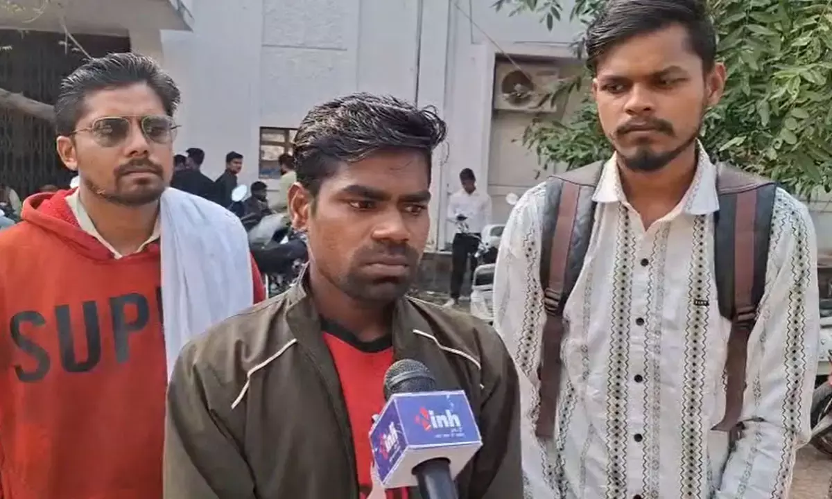 पीड़ित युवाओं ने धान खरीदी केंद्रों में जॉब के नाम पर ठगी के लगाये आरोप