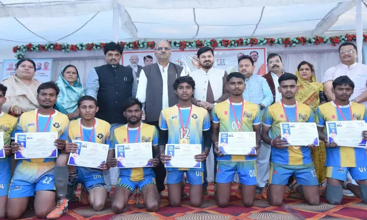 बच्चों से बुजुर्गों तक का जोश, बृजमोहन अग्रवाल और अनुज शर्मा ने खिलाड़ियों को किया सम्मानित