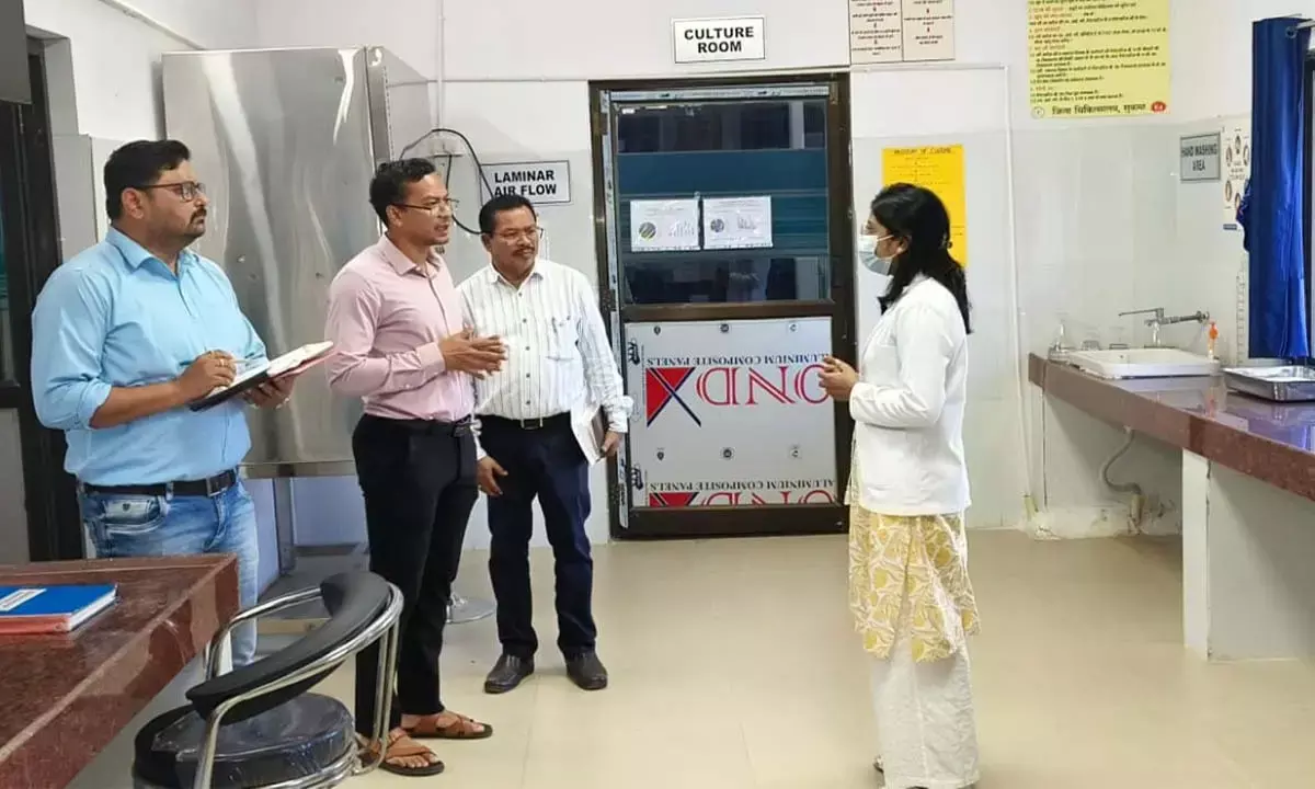 अचानक जिला अस्पताल पहुंचे कलेक्टर