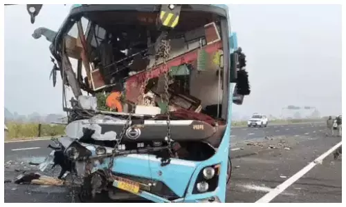 दिल्ली-इंदौर स्लीपर बस कोटा में हादसे का शिकार, 2 की मौत; 12 यात्री गंभीर