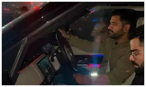 MS Dhoni drives virat kohli to team hotel