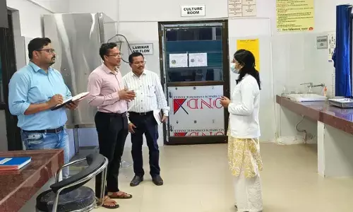 अचानक जिला अस्पताल पहुंचे कलेक्टर