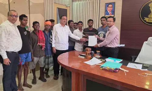 सुकमा कलेक्ट्रेट पहुंचे चिंतलनार के ग्रामीण, बताईं समस्याएं, कई मांगें तुरंत मंजूर