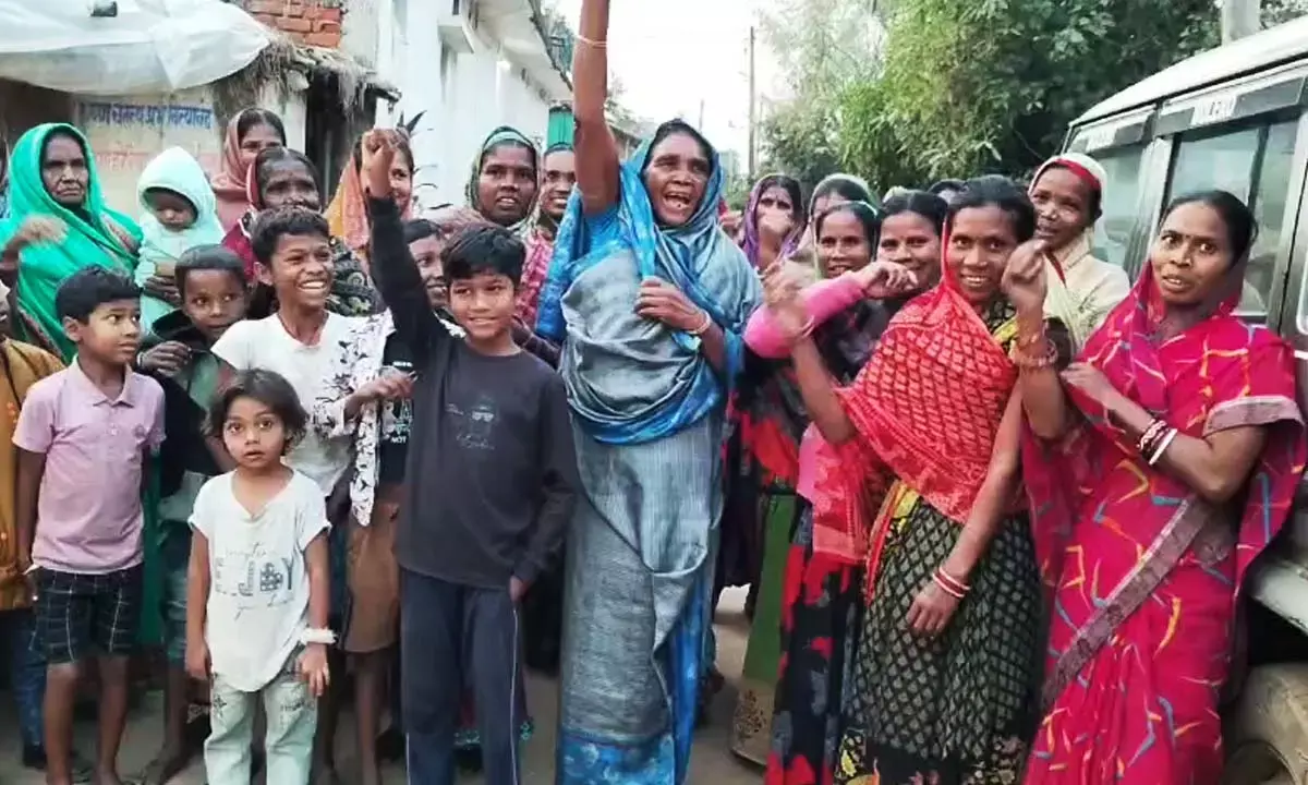 मसानकुड़ा में शराब दुकान का विरोध