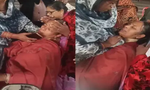 SIR सर्वे के दौरान महिला BLO की बिगड़ी तबीयत SIR सर्वे के दौरान महिला BLO की बिगड़ी तबीयत