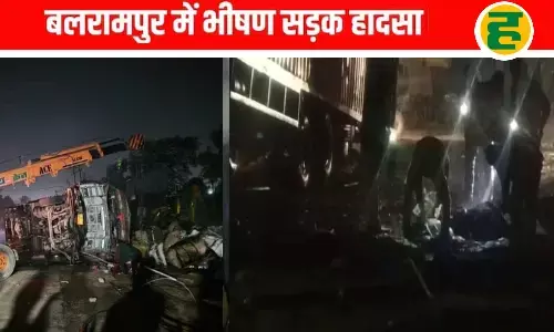 बलरामपुर में बस-ट्रक की भीषण टक्कर के बाद लगी आग, तीन यात्रियों की झुलसकर मौत; 25 घायल