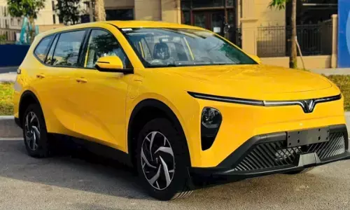 किआ की नई कैरेंस क्लाविस EV का टक्कर देने आ रही ये नई कार, फरवरी में होगी लॉन्च