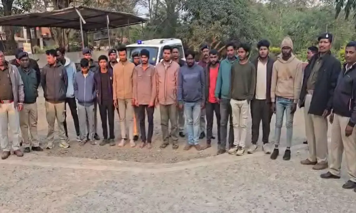 दहशत फ़ैलाने वाले 13 आरोपी गिरफ्तार