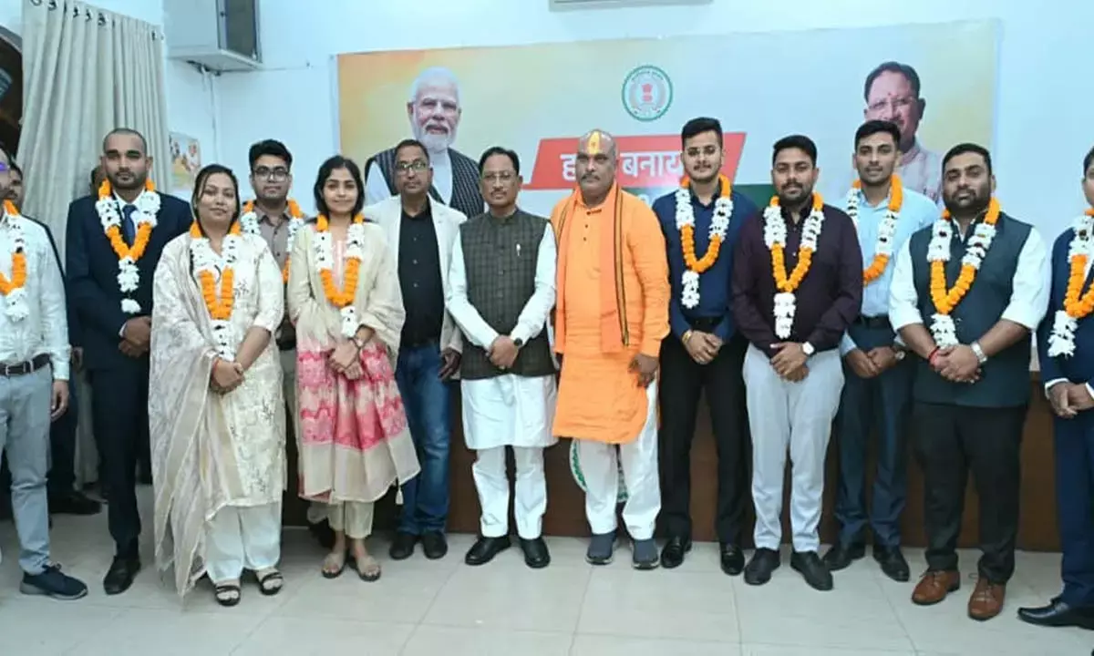 सफलता पर शुभकामनाएँ देते हुए सीएम साय बोले- आपकी भूमिका अब लोकसेवक की