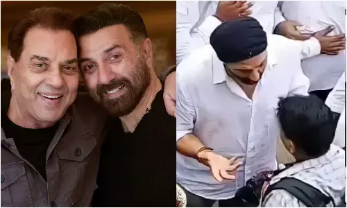 धर्मेंद्र की अस्थि-विसर्जन की रिकॉर्डिग कर रहे पैप्स पर भड़के सनी देओल, वीडियो वायरल