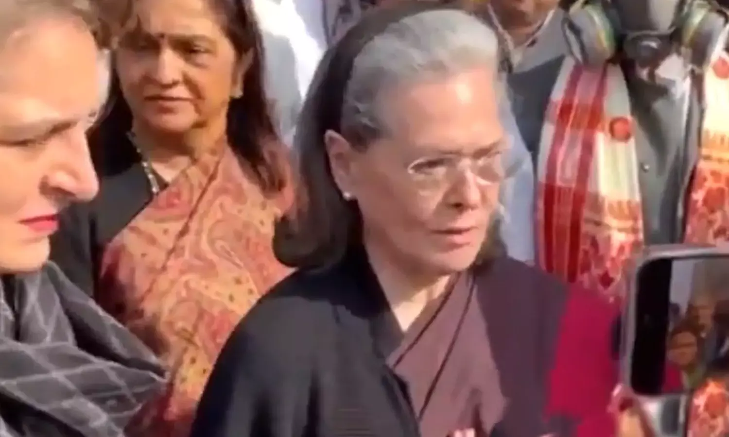 Sonia Gandhi criticized the central government over Delhis pollution.