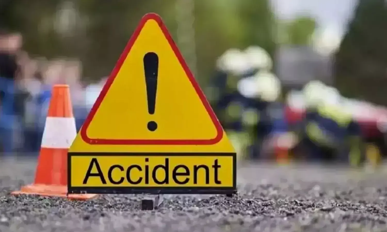 A horrific road accident occurred on the Delhi-Mumbai Expressway.