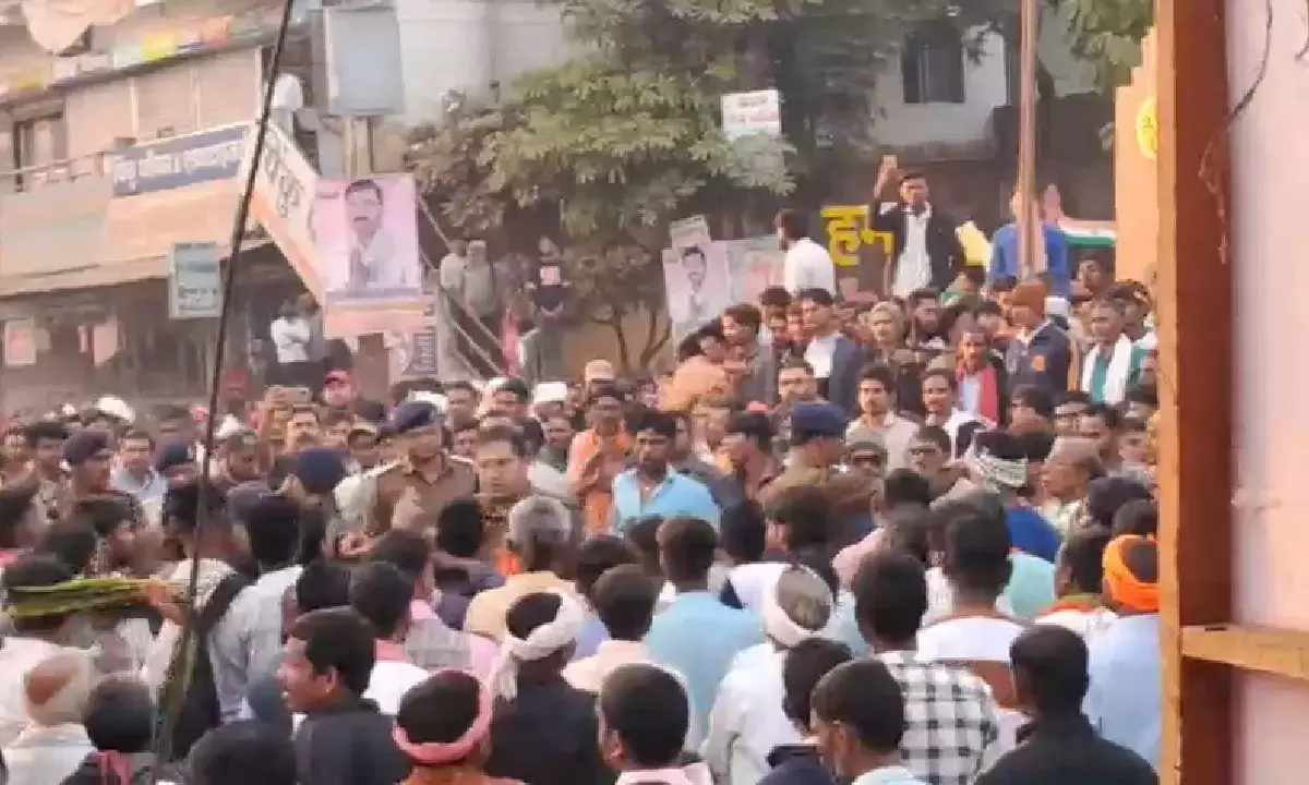 सीमेंट प्लांट का विरोध : किसानों ने राजनांदगाव- कवर्धा मुख्य मार्ग किया जाम, 11 दिसंबर की जनसुनवाई रद्द करने की मांग सीमेंट प्लांट का विरोध : किसानों ने राजनांदगाव- कवर्धा मुख्य मार्ग किया जाम, 11 दिसंबर की जनसुनवाई रद्द करने की मांग