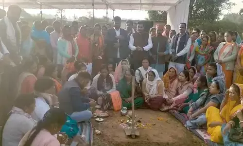 महिला समूहों को विधायक की सौगात : MLA रामकुमार टोप्पो ने महतारी सदन निर्माण का किया भूमिपूजन