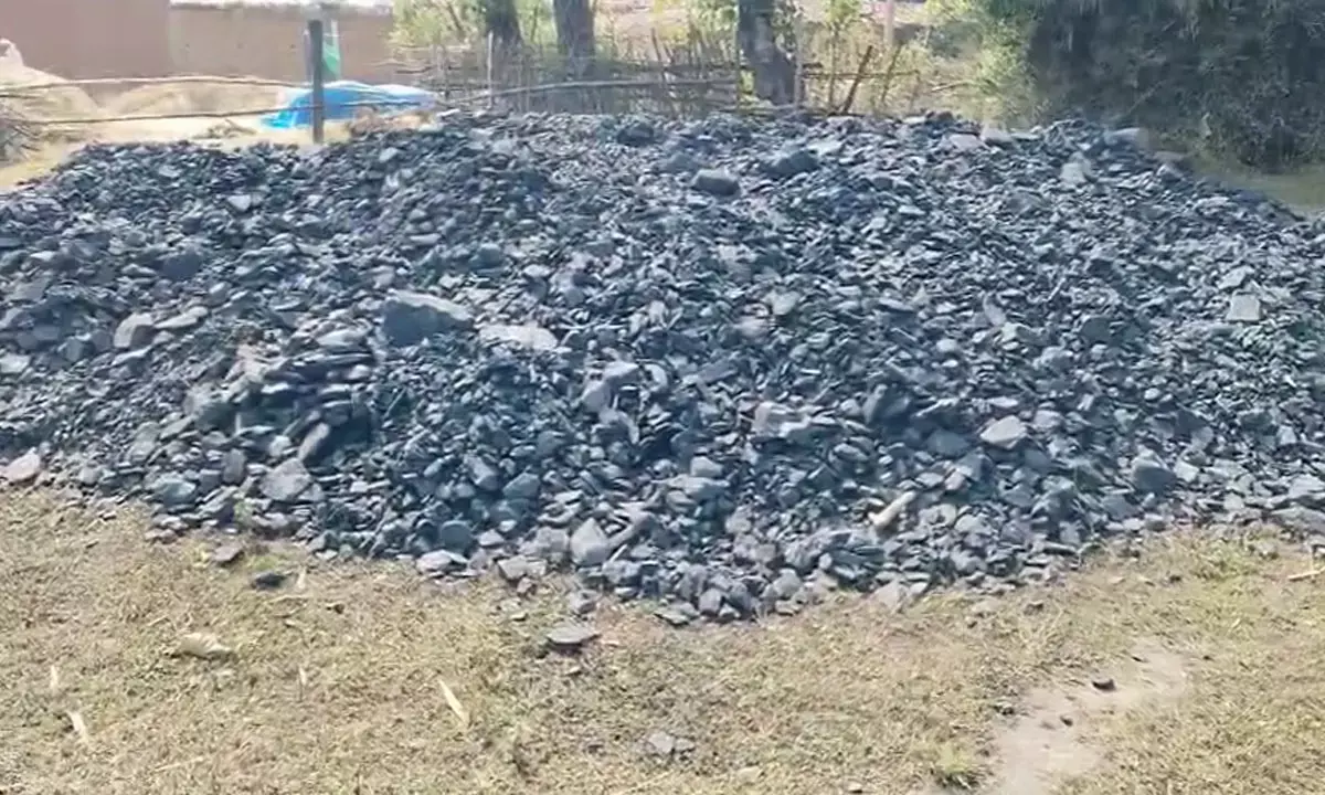 3 टन अवैध कोयला जब्त