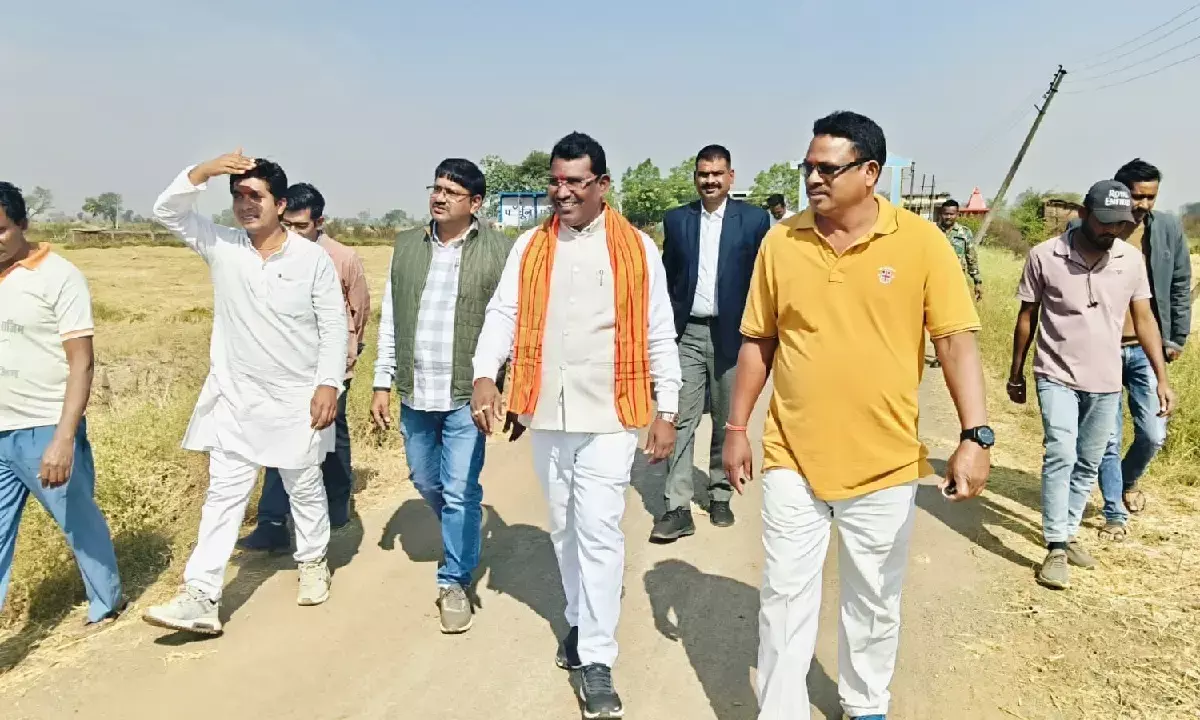 विधायक रोहित साहू ने सड़क निर्माण का लिया जायजा : अधिकारियों को दिए आवश्यक दिशा-निर्देश, बोले- लापरवाही नहीं की जाएगी बर्दाश्त