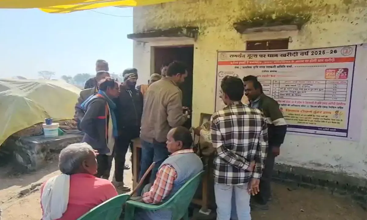 कंप्यूटर ऑपरेटर के नदारद होने के कारण खरीदी हो रही प्रभावित कंप्यूटर ऑपरेटर के नदारद होने के कारण खरीदी हो रही प्रभावित