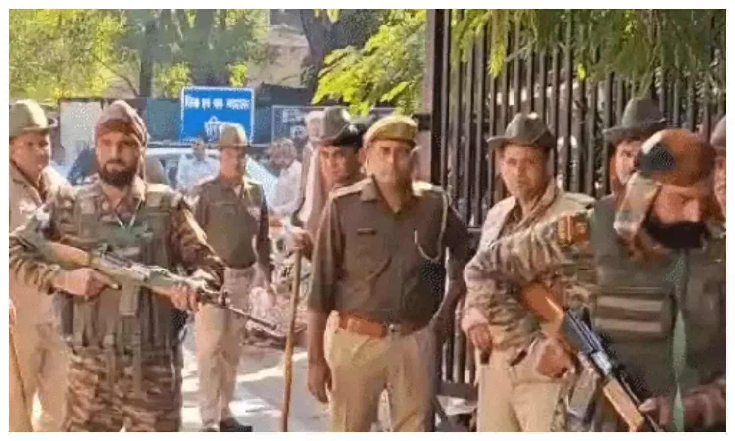 राजस्थान में अब कोटा कलक्ट्रेट को बम से उड़ाने की धमकी, सर्च में जुटे सेना के जवान राजस्थान में अब कोटा कलक्ट्रेट को बम से उड़ाने की धमकी, सर्च में जुटे सेना के जवान