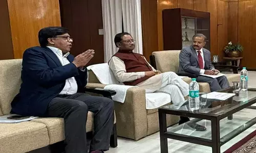 नई सिंचाई तकनीक प्रेशर इरिगेशन नेटवर्क के बारे में समझते हुए सीएम साय नई सिंचाई तकनीक प्रेशर इरिगेशन नेटवर्क के बारे में समझते हुए सीएम साय