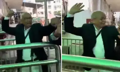 Advocate Rakesh Kishore Viral Video