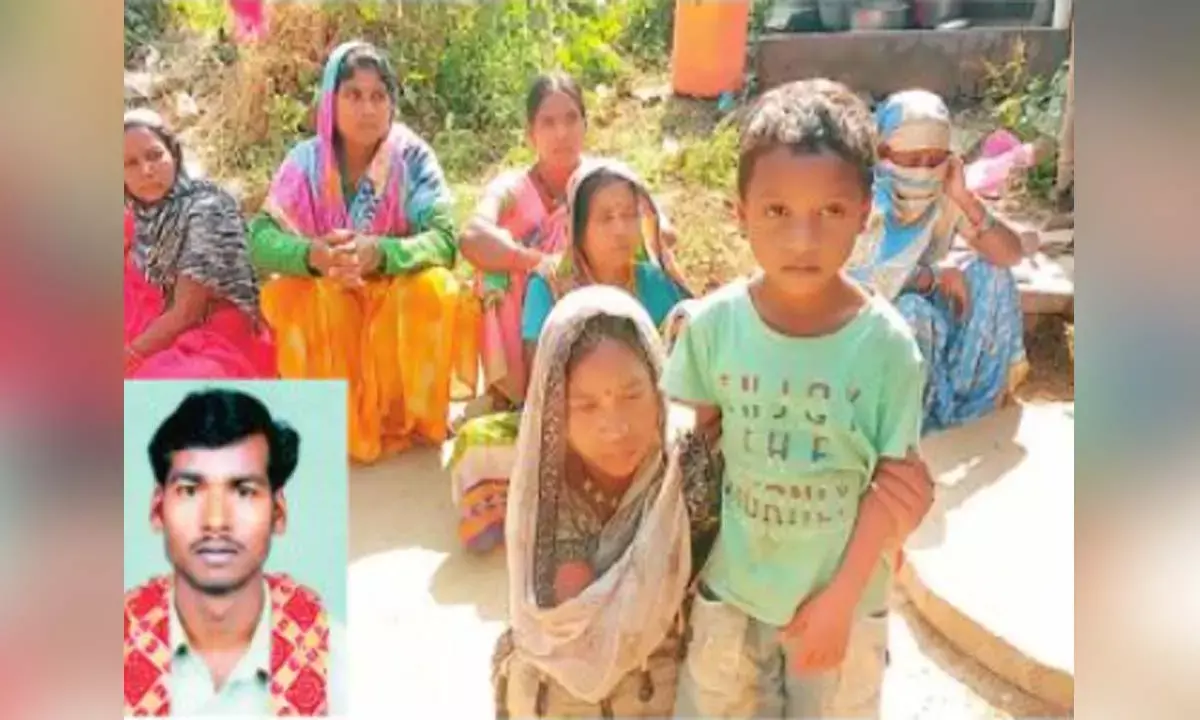 गांव का बैगा गया था मछली पकड़ने, वहीं सांप ने जकड़ लिया गांव का बैगा गया था मछली पकड़ने, वहीं सांप ने जकड़ लिया