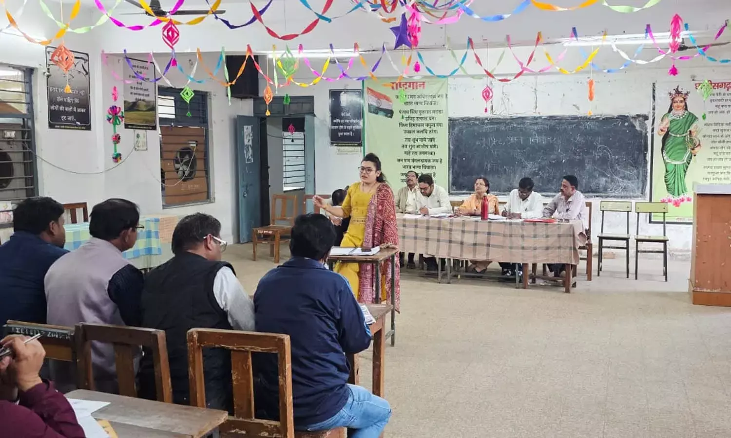 डाइट बेमेतरा में प्रशिक्षण : प्रश्न पत्र निर्माण और शिक्षण शास्त्र पर दी जा रही है ट्रेनिंग