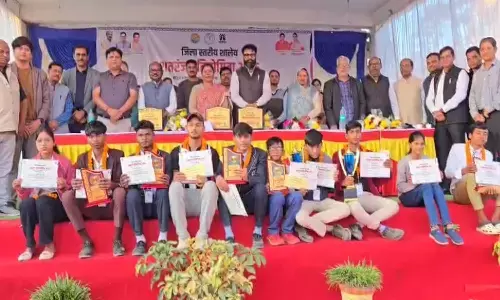 जिला स्तरीय शतरंज प्रतियोगिता का सफल समापन, प्रिंस ठाकुर बने विजेता