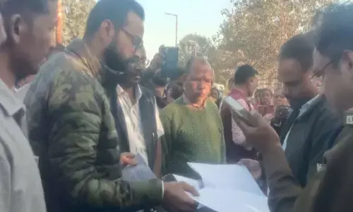 पटवारी की लापरवाही : एक ही परिवार के नाम पर कर दी गई 70 एकड़ भूमि पटवारी की लापरवाही : एक ही परिवार के नाम पर कर दी गई 70 एकड़ भूमि