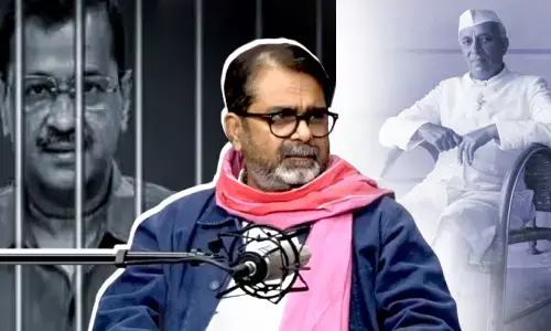 Awadh Ojha compared Kejriwal to Nehru.