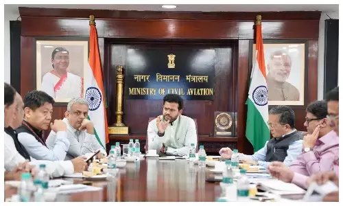 DGCA ने एयरलाइन सेफ्टी को नजरअंदाज करने के लिए 4 अफसरों को बर्खास्त किया DGCA ने एयरलाइन सेफ्टी को नजरअंदाज करने के लिए 4 अफसरों को बर्खास्त किया