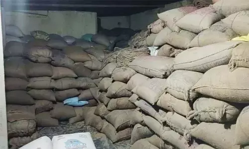 राजधानी के आस-पास के राइस मिलों पर छापा : सभी जगह स्टॉक से ज्यादा मिला धान,  नोटिस जारी