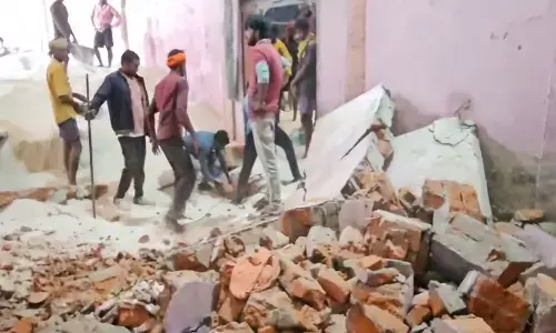 कोल्ड स्टोरेज में दीवार गिरने से तीन मजदूरों की मौत