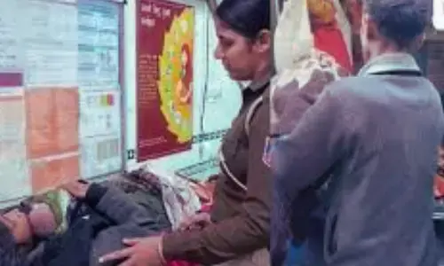 The woman gave birth to a child at the railway station.